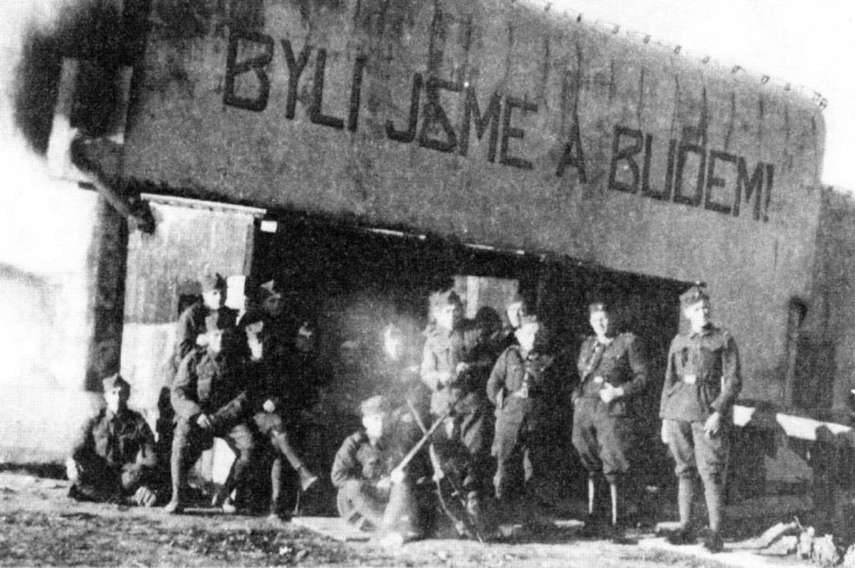 Pěchotní srub K-S 14 u Prostřední Lipky při mobilizaci v roce 1938.