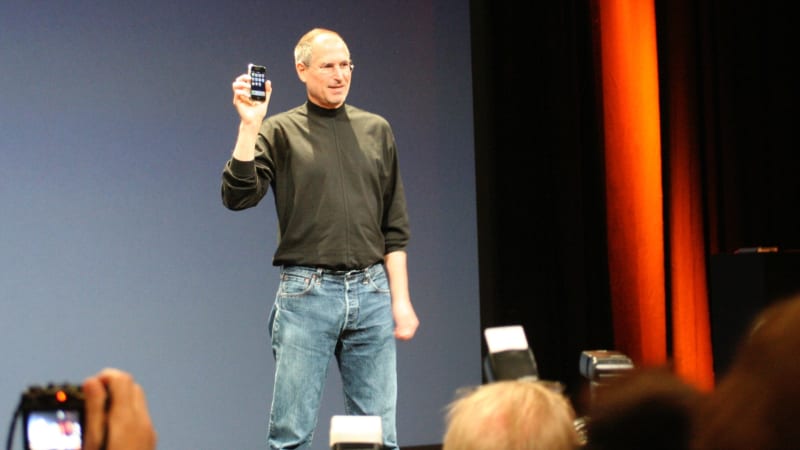 Steve Jobs zemřel na rakovinu slinivky.
