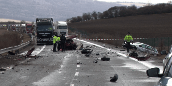 VIDEO: Při tragické nehodě na Uherskohradišťsku zahynula řidička