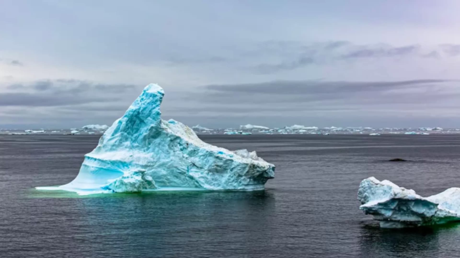 Grónské ledovce se od roku 1985 zmenšily přibližně o tři kilometry.