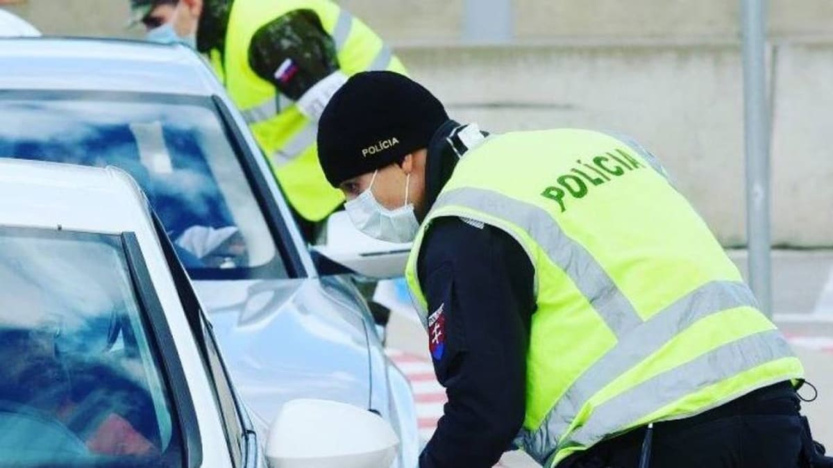Slovenská policie kontroluje řidiče 