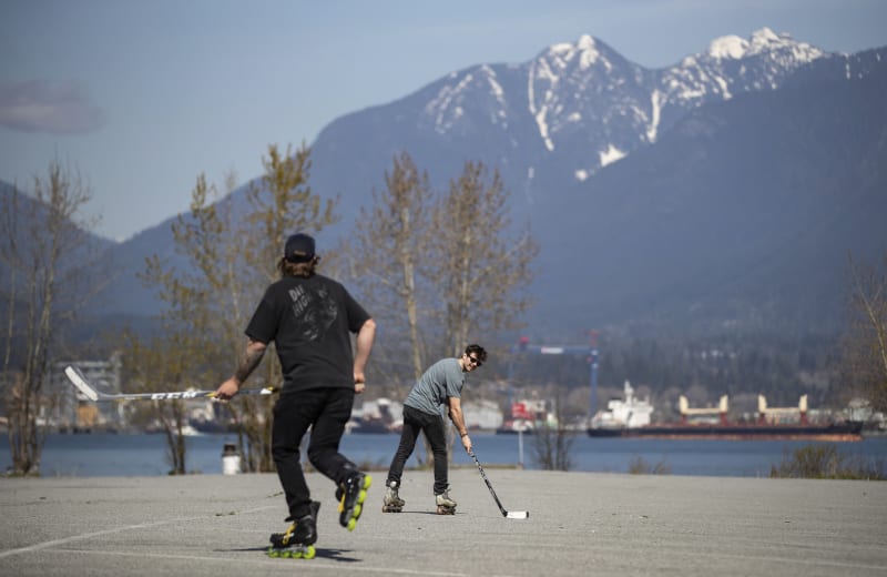 Hokej je kanadský národní sport, na tom nic nezmění ani koronavirus, jak dokládá fotografie z Vancouveru