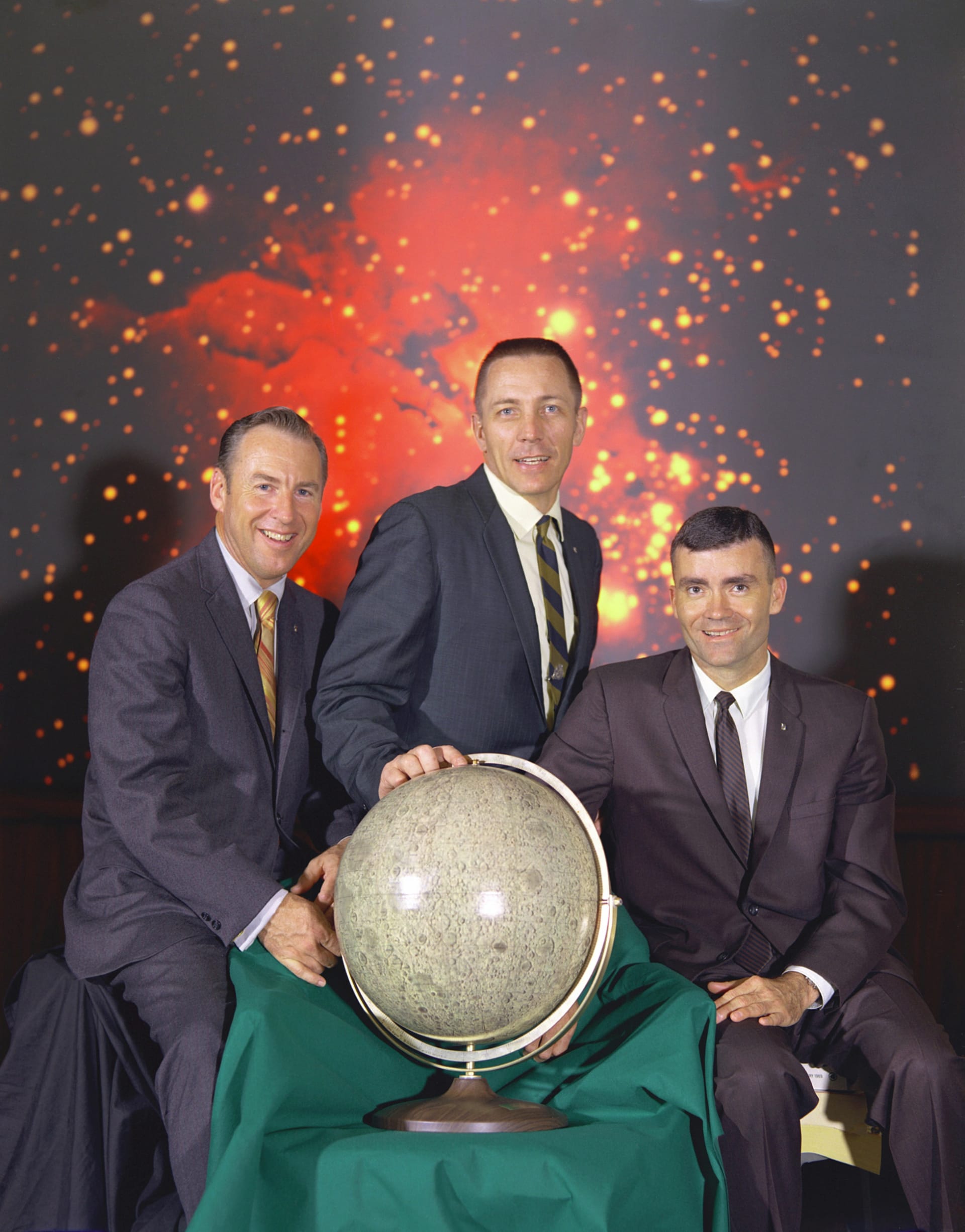 Dvanáct dní po přistání. Posádka Apolla 13, zleva: James Lovell, John Swigert a Fred Haise.