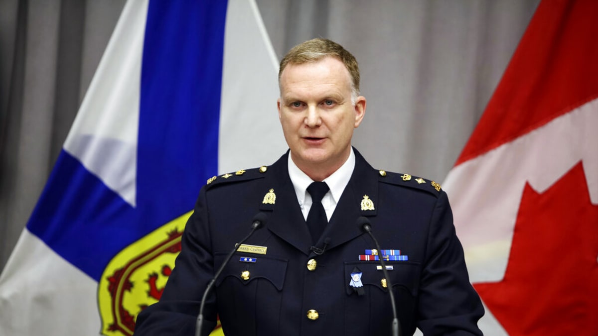 Kanadský policejní důstojník Darren Campbell