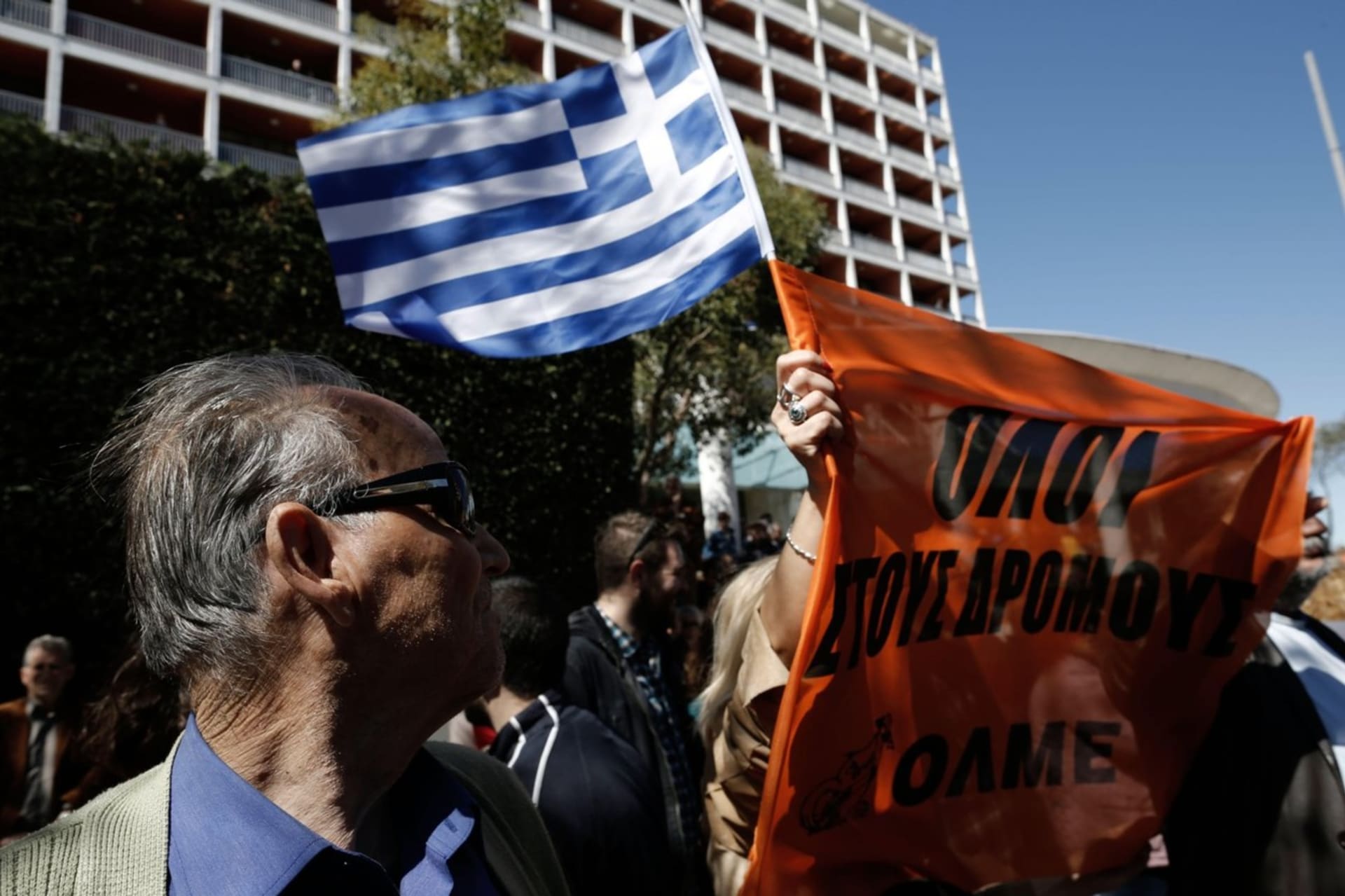 Řecko jako symbol předluženého státu může být brzy doplněno dalšími zeměmi se závazky přerůstajícími přes hlavu.