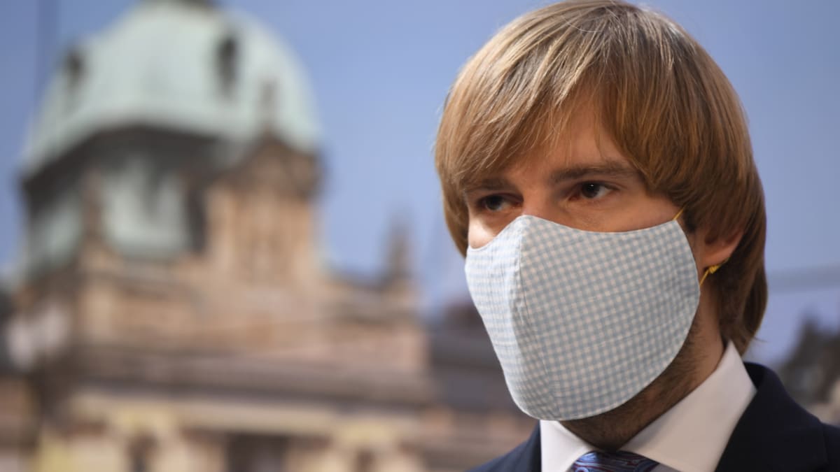 Ministr zdravotnictví Adam Vojtěch nařídil audit počtu nakažených Čechů koronavirem. 
