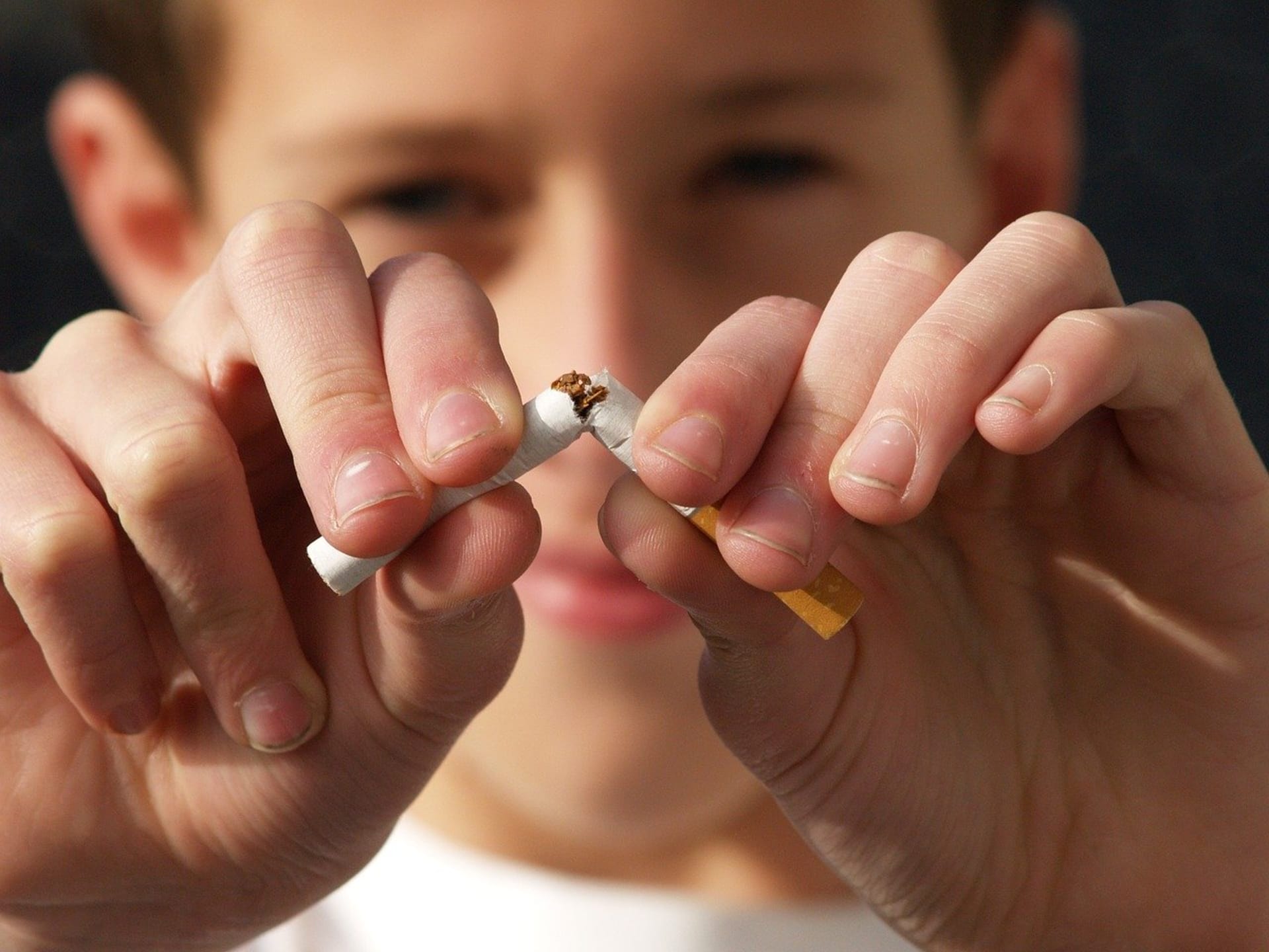 Důvodem poklesu mladých kuřáků je například protikuřácký zákon.