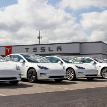 Elektromobily od značky Tesla