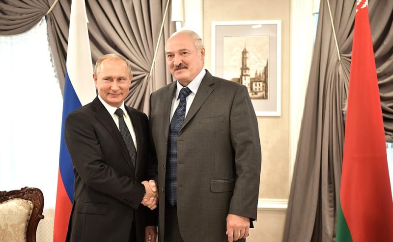 Ruský prezident Vladimir Putin a běloruský prezident Alexandr Lukašenko.