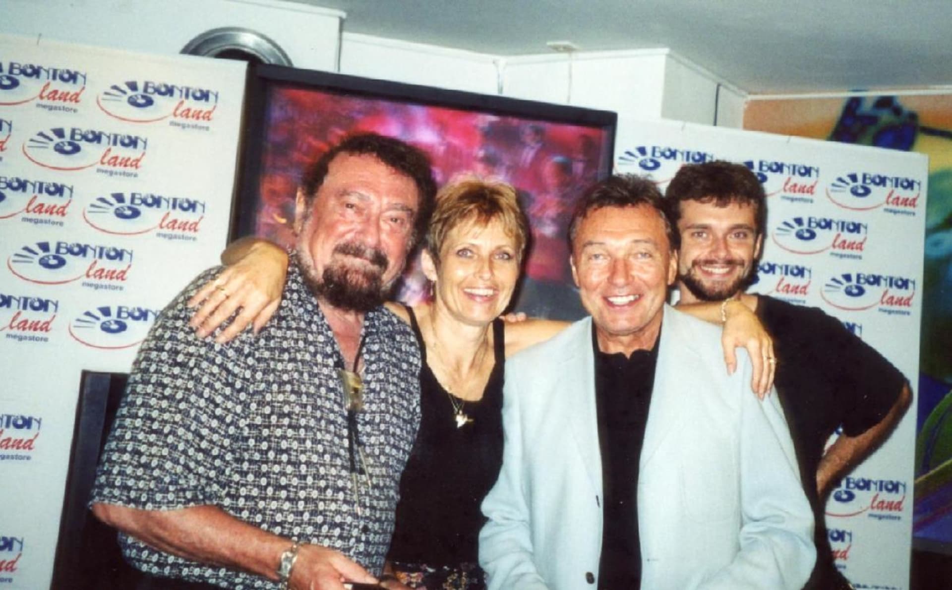 Waldemar Matuška s milovanou manželkou Olgou, synem Waldemarem a zpěvákem Karlem Gottem