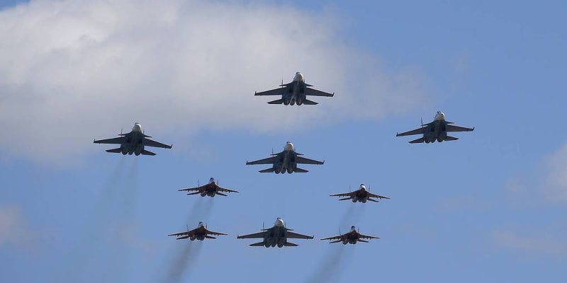 V Rusku proběhla zkouška letecké části vojenské přehlídky.