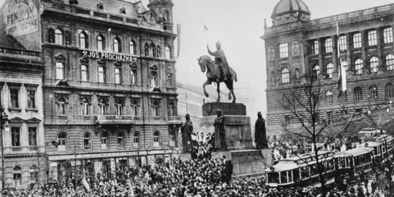 28. říjen 1918 na Václavském náměstí (profimedia.cz)