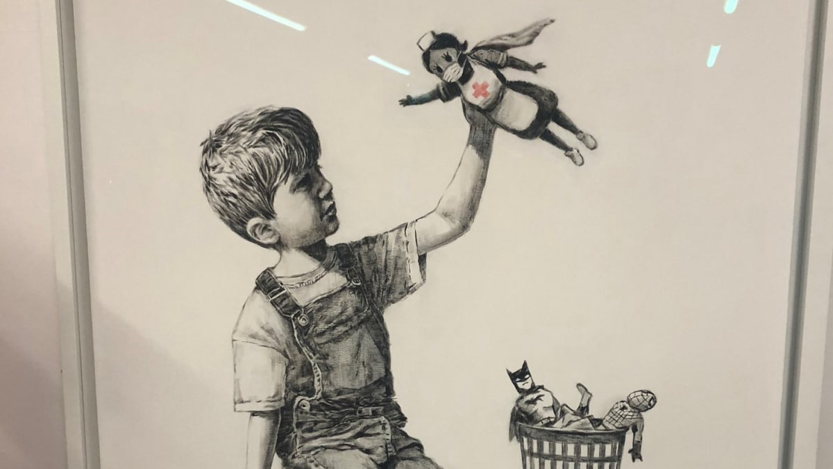 Banksy věnoval obraz zdravotníkům.