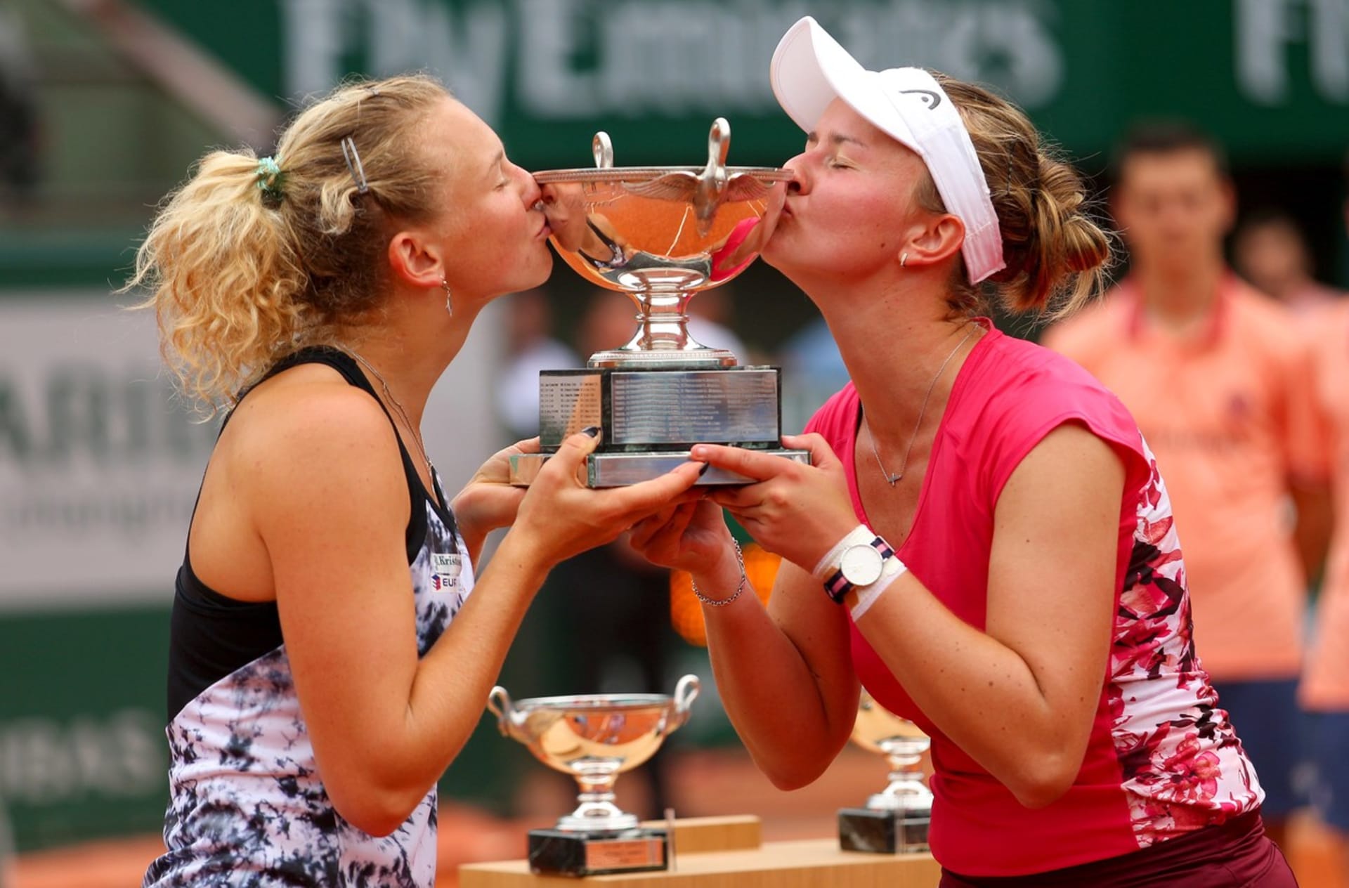 Siniaková s Krejčíkovou loni slavily na French Open vítězství.