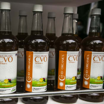 Madagaskar prodává lahvičky s údajným lékem na koronavirus za v přepočtu deset korun.