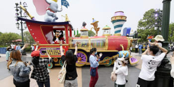 Disneyland v Šanghaji se znovu otevírá, ve světě je první