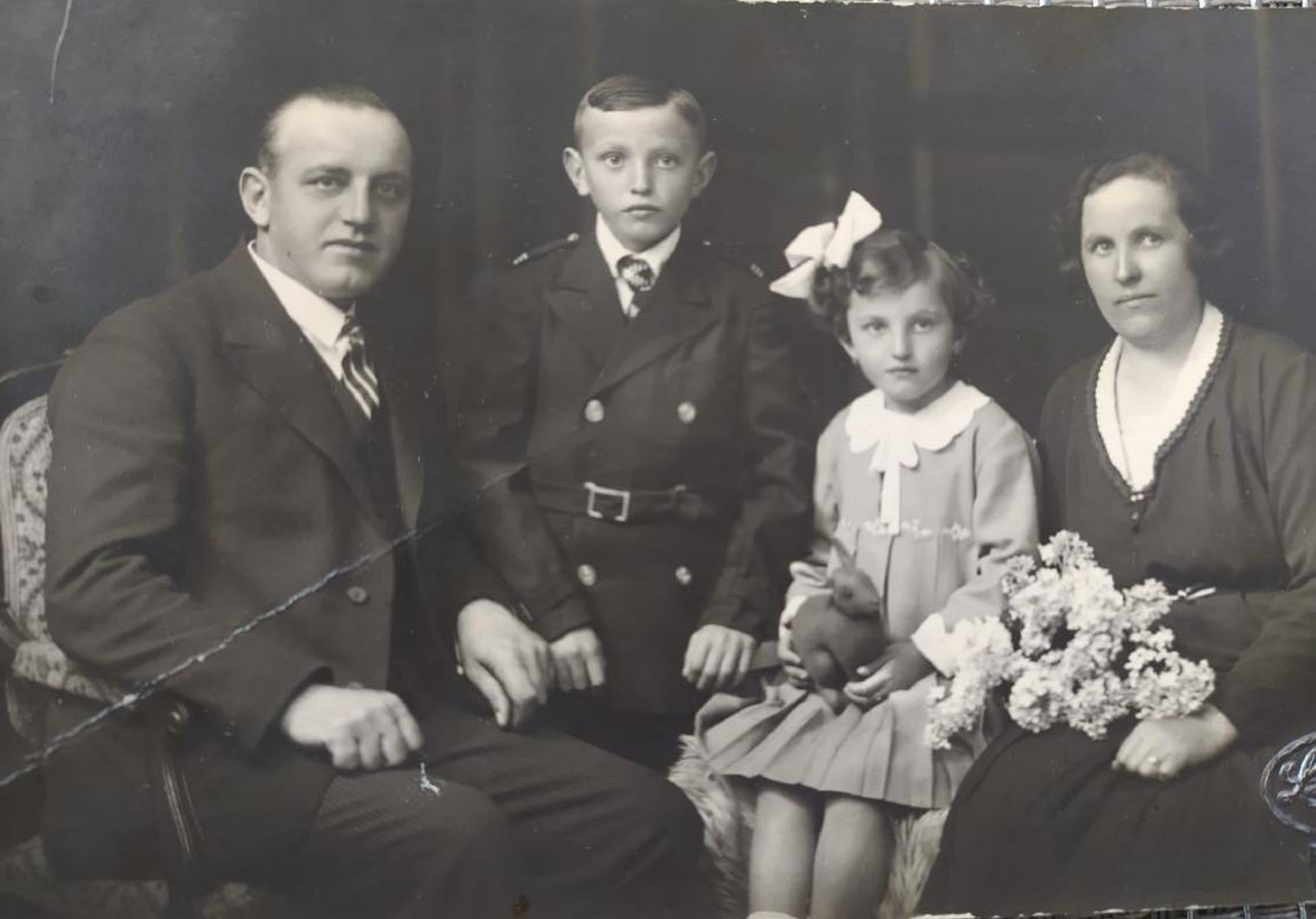 Rodinu Kympergerových postihla během druhé světové války obrovská tragédie. Paní Miluše (na snímku druhá zprava) přežila jen se svou maminkou. 
