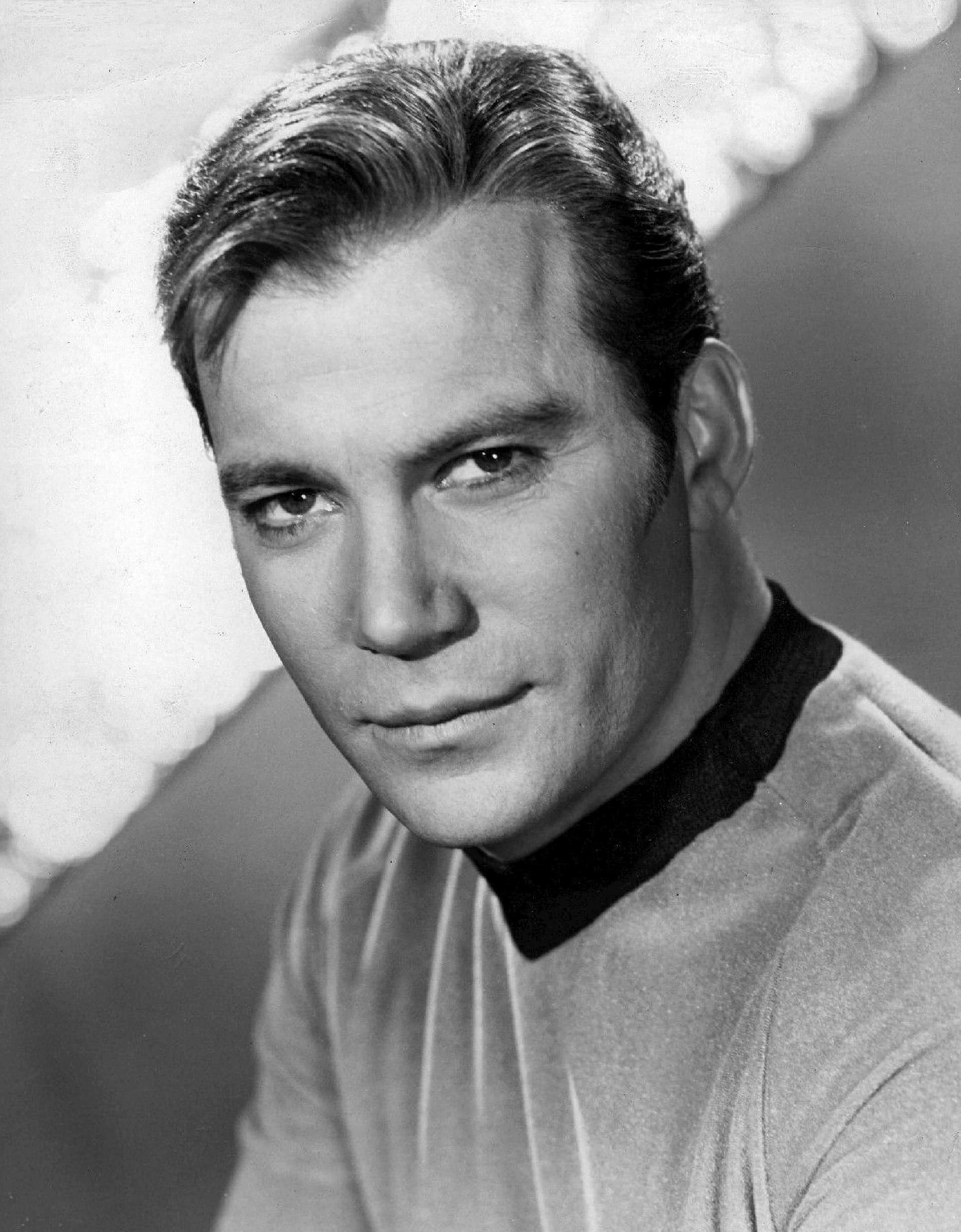  Bizarní zatčení neozbrojené ženy v kostýmu okomentoval i herec William Shatner známý jako James T. Kirk ze Star Treku.