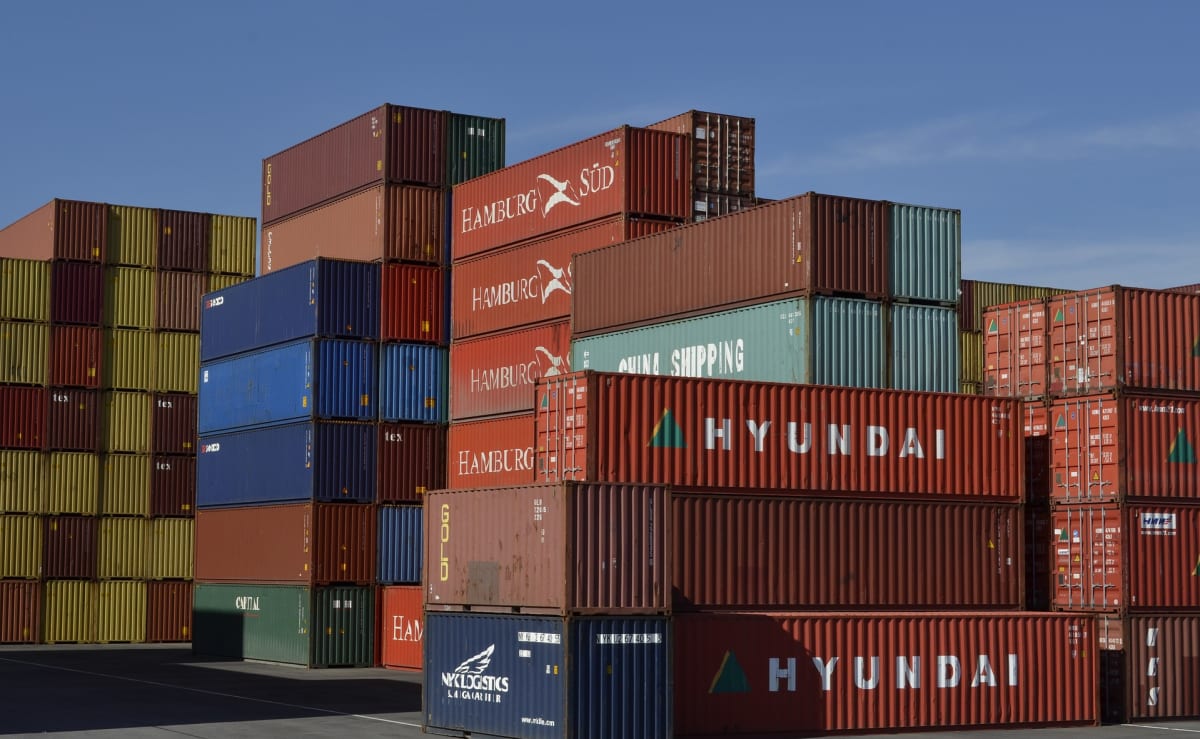 Lodní dopravou se převáží až devadesát procent zboží.