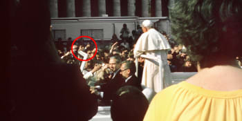 Kdo chtěl zavraždit Jana Pavla II.? Stále záhadný atentát na Svatého otce
