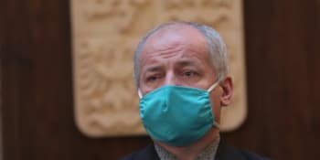 Fakultní nemocnice omezí plánovanou péči, chystají koronavirová lůžka, oznámil Prymula