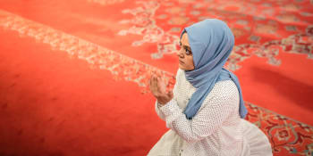 Za sundaný hidžáb 24 let vězení. Kampaň Ženy chtějí změny se zasazuje za práva žen