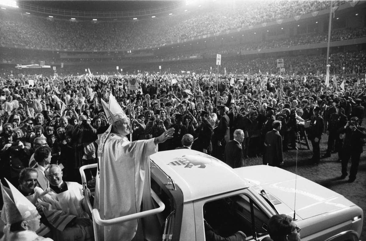 Jan Pavel II. na stadionu v New Yorku v roce 1979