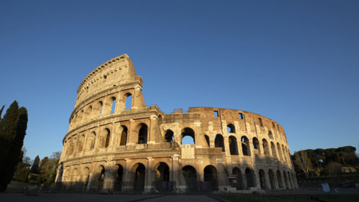 Koloseum bez turistů.
