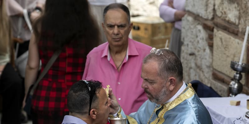 Desetitisíce Řeků mohly poprvé po dvou měsících na bohoslužbu do kostela.