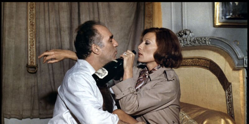 Michel Piccoli a Stéphane Audrane ve filmu Rudé zásnuby z roku 1973.