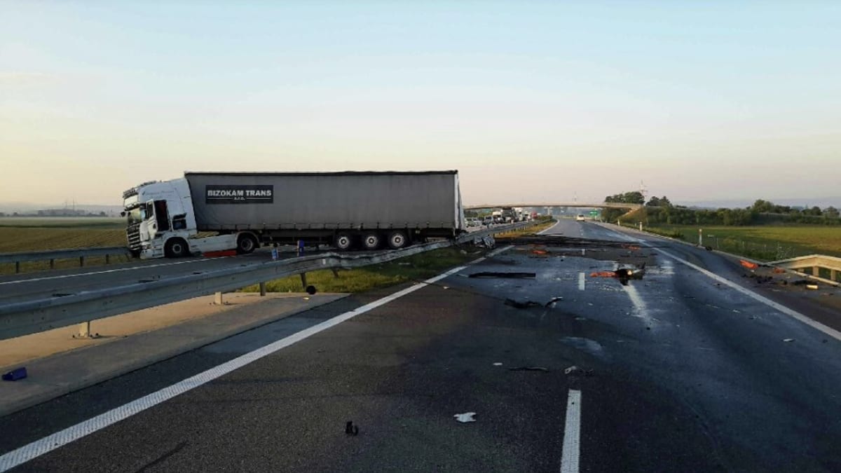 Dálnice D1 před Brnem byla uzavřená po havárii kamionu (ilustrační foto). 