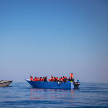Člun s migranty ve Středozemním moři (autor: Cedric Fettouche/AFP PHOTO /SEA-EYE.ORG) 