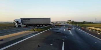 Dálnice D1 před Brnem byla ráno uzavřená po havárii kamionu 