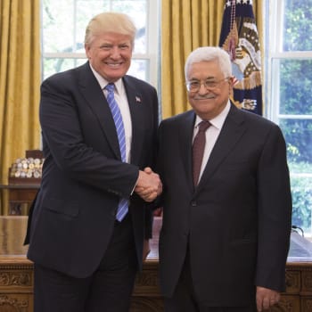 Americký prezident Donald Trump a předseda palestinské samosprávy Mahmúd Abbás.