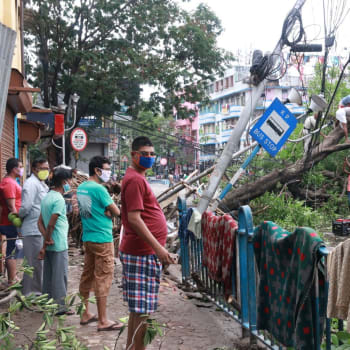 Cyklon Amphan dorazil také do města Kalkata v Indii