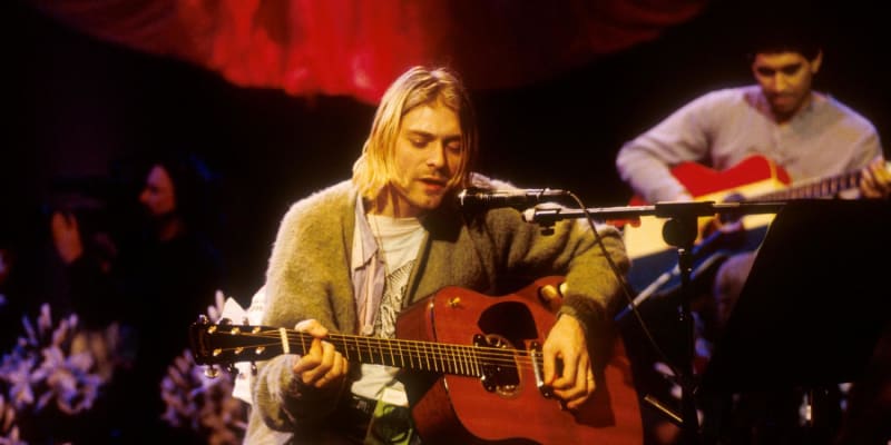 Kurt Cobain během MTV Unplugged in New York v roce 1993.