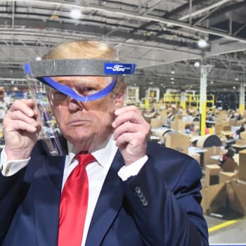 Donald Trump v továrně Fordu