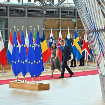 Český premiér Andrej Babiš přichází na jednání Evropské rady, na kterém se lídři států EU shodli na fondu obnovy. 