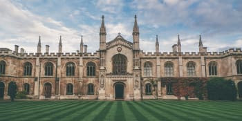 Univerzita Cambridge bude do konce příštího akademického roku vyučovat on-line