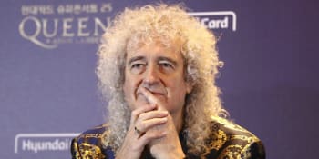 Kytarista Queen Brian May je po infarktu. Co vzkázal fanouškům?