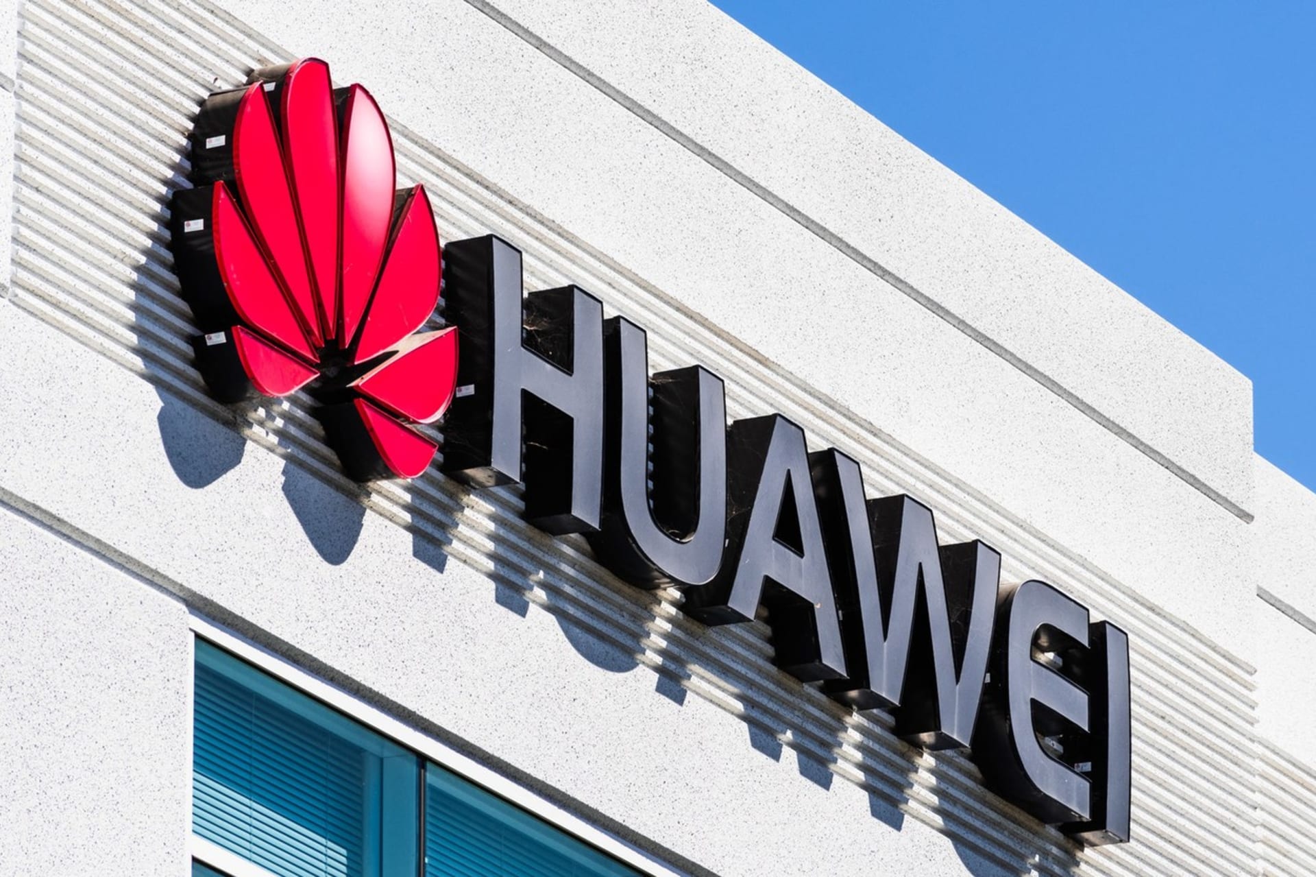 Čínské společnosti Huawei zařazení na americkou černou listinu vlastně vůbec neuškodilo