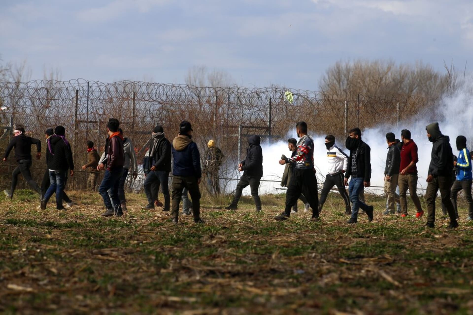 Migranti u řeckých hranic na začátku března 2020