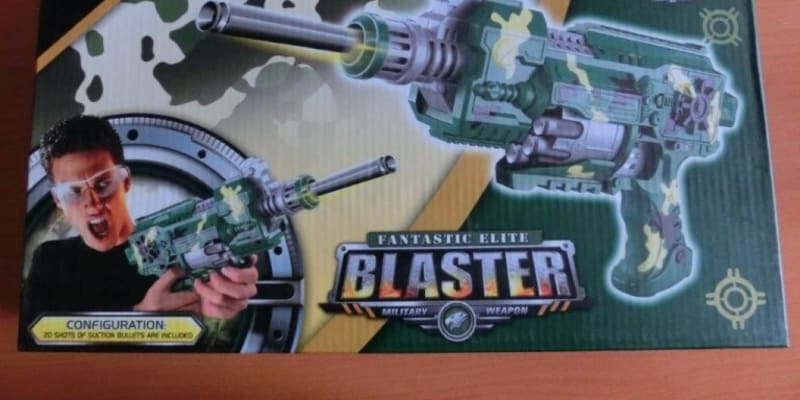 Imitace zbraně "Fantastic Elite Blaster" obsahuje nadlimitní množství olova a kadmia.