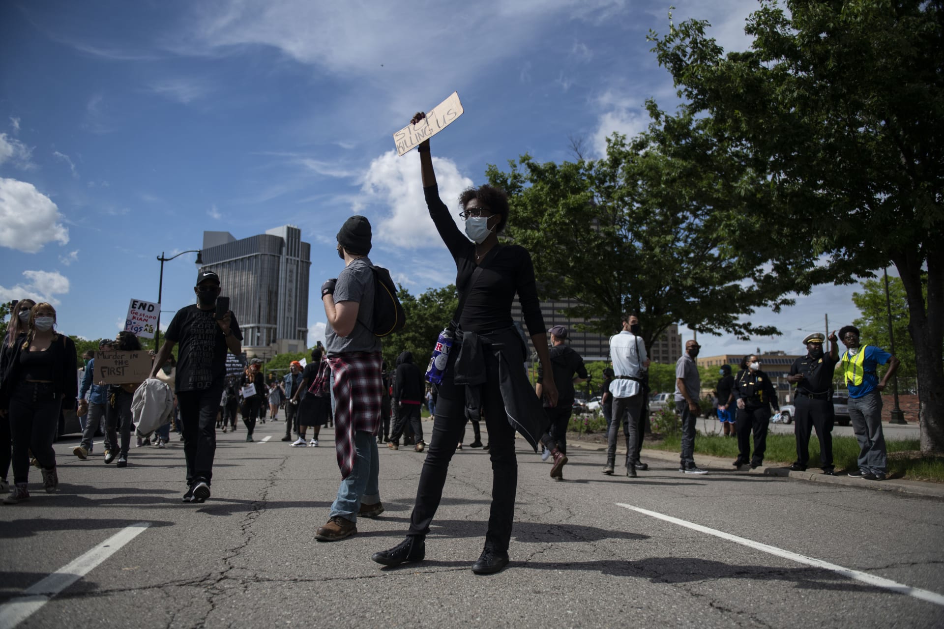 Při protestech v Detroitu zemřel člověk