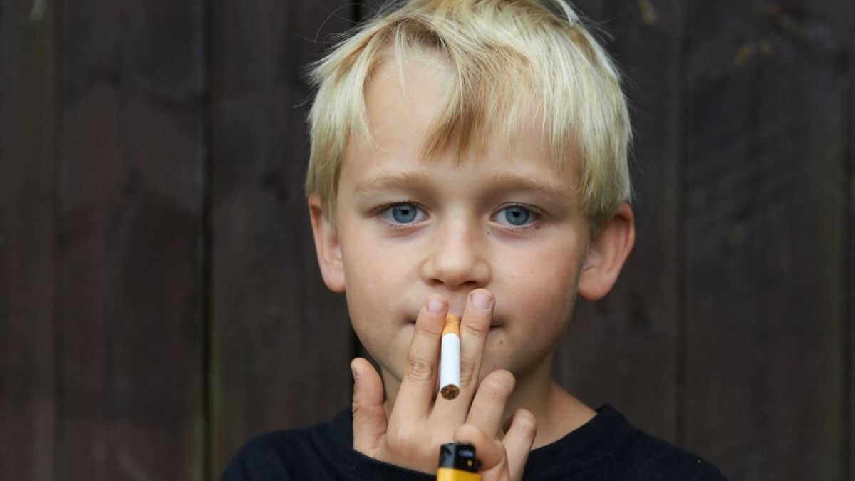 Přestože dětských kuřáků ubylo, stále se na jejich celkovém počtu v Česku podílí z jedenácti procent.