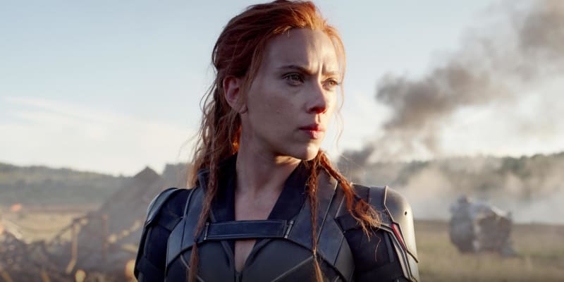 Black Widow (5. listopadu 2020): Marvel nám v prvním sólovém filmu Black Widow ukáže, co slavná špiónka dělala mezi třetím dílem Kapitána Ameriky a třetím dílem Avengers. Do hlavní role se pochopitelně vrátí Scarlett Johanssonová.