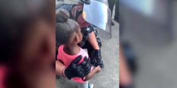 Pětiletá holčička se policisty v Houstonu ptala, jestli ji zastřelí