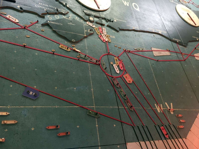 Plánovací mapa vylodění v Normandii v sídle velitelství operace Overlord v Southwick House severně od Portsmouthu