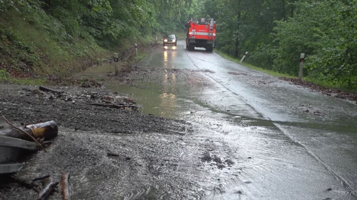 Řeky se zklidnily, druhý povodňový stupeň platí jen na Novohradce. 