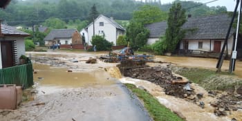 Při povodních v Olomouckém kraji zemřela žena, desítky lidí musely opustit domovy